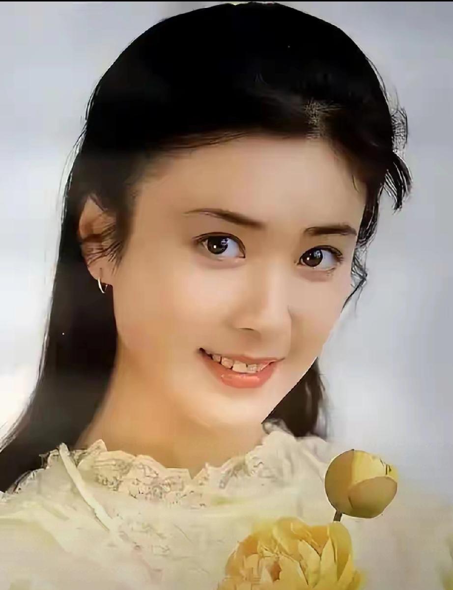 从最美妲己到孤苦老人！傅艺伟一生太唏嘘，一步错步步错她是17岁拿