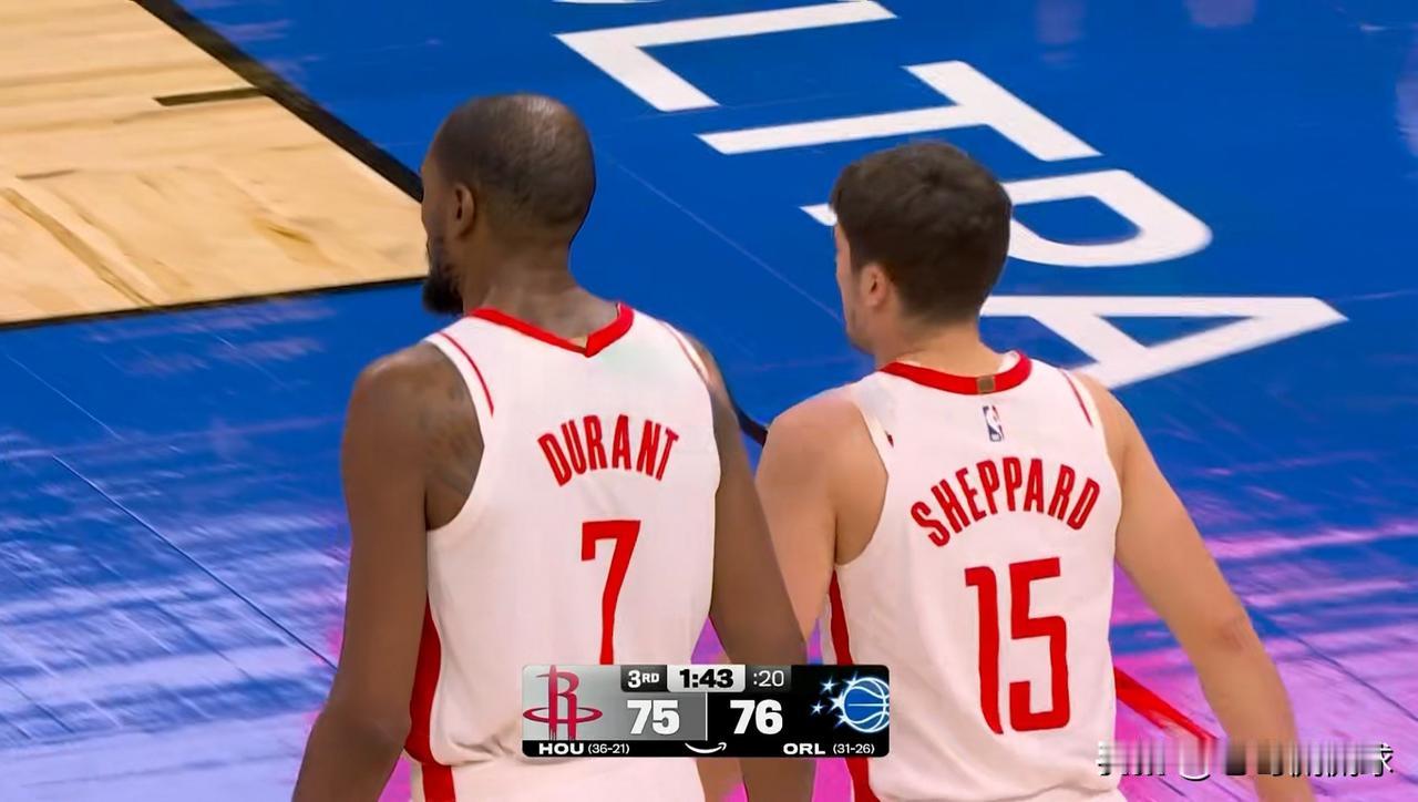 火箭老将杜兰特真是太看重后辈谢波德了！在今天火箭客场以113：108战胜魔术的赛