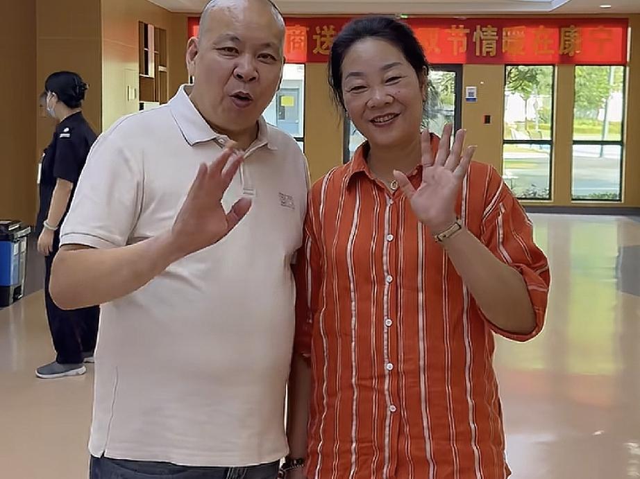 厉爸厉妈一直没回河北唐山？林丽和厉怀远虽然分开了但是1件事却貌似夫唱妇随！昨