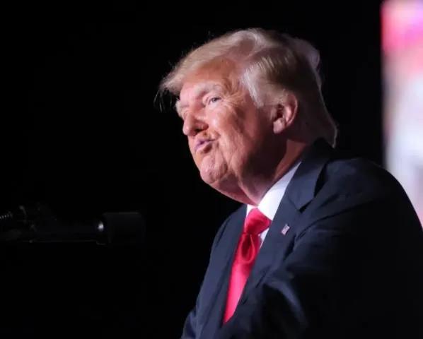 特朗普有这么九大鲜明特点：一、从不承认自己有错，凡事都是别人的问题。二、谎话连篇