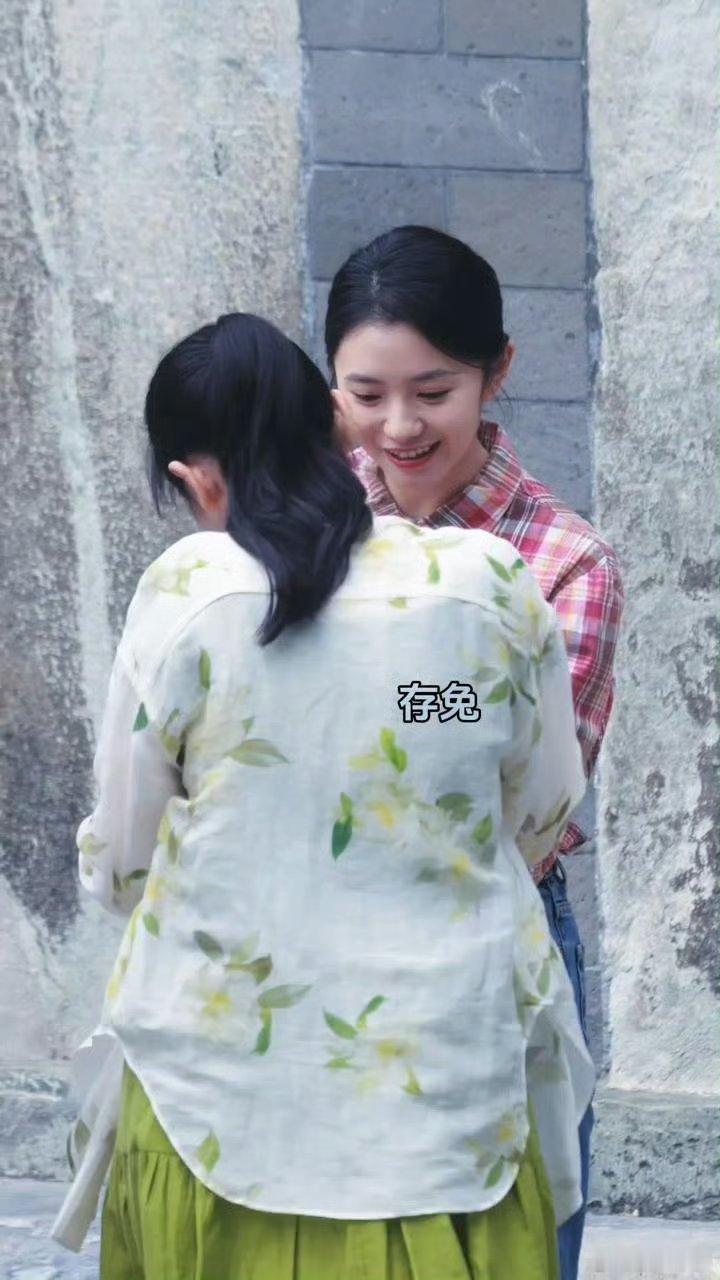 我勒个超绝蒜头鼻八字纹大嘴普眼​​​