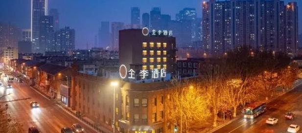 见过省成本的，没见过这么省成本的！大连一家全季酒店加盟店，合同一到期，和品牌方一