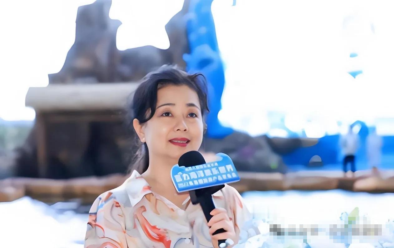 记录者这些年，李佩霞、戴璐之流作为桃色事件的女主角被推到风口浪尖，引