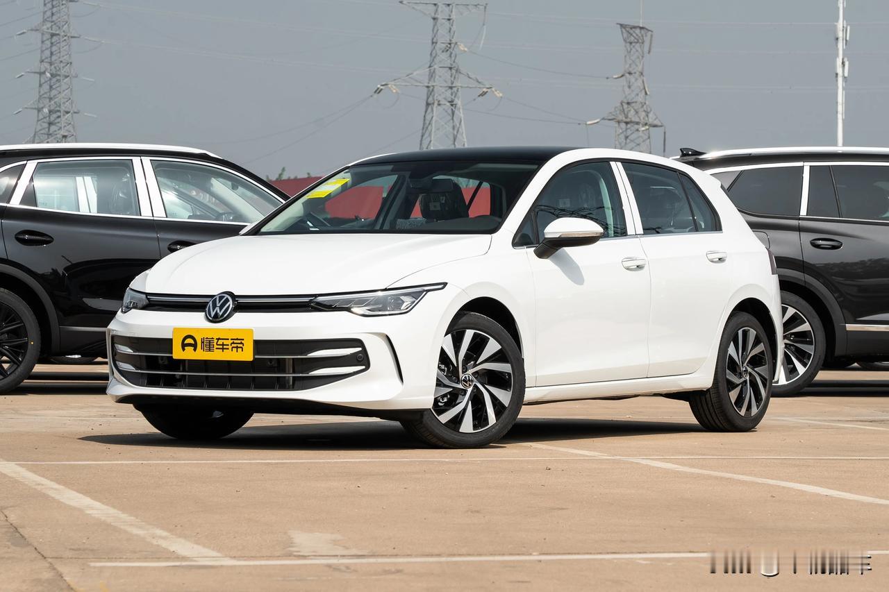 一直搞不懂那些花十几万块钱买大众高尔夫的人到底是怎么想的？图它保值率高？图它