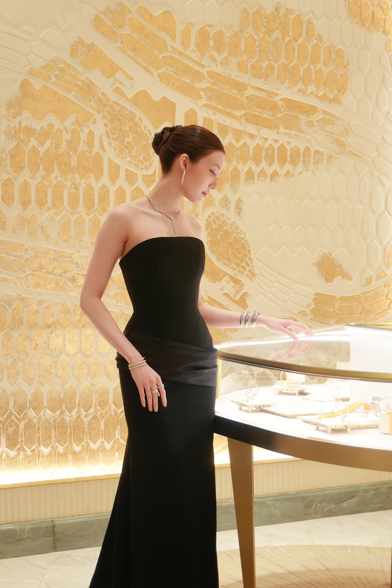 OrmKornnaphatxBVLGARI昨日出席宝格丽活动的OrmKo