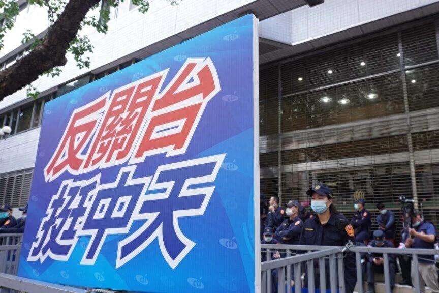 一语双关？国民党提案修订《卫广法》罗智强：让中天堂堂正正复台2025年12