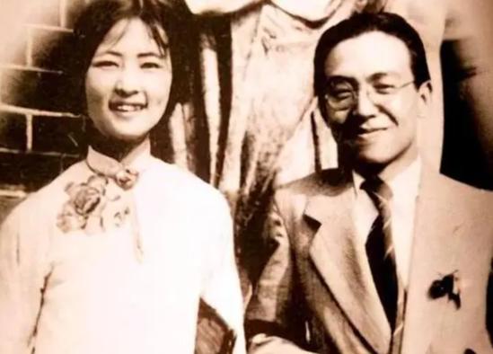 1903年，30岁梁启超和18岁王桂荃行房，两人大汗淋漓，次日梁启超却说：“我提