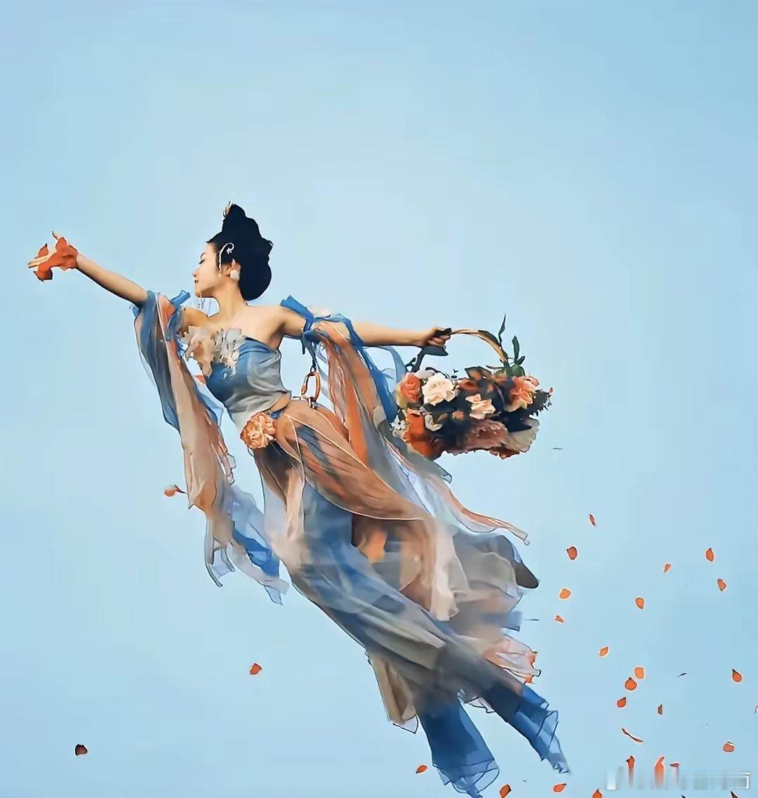 大洛阳过去的五一小长假，洛阳的“天女散花”再一次火遍全网，精致的妆容、