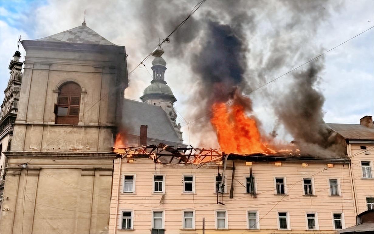 这波报复来得又快又猛，乌军突然曝出重磅消息，俄军在短短24小时内砸过来近千架无人