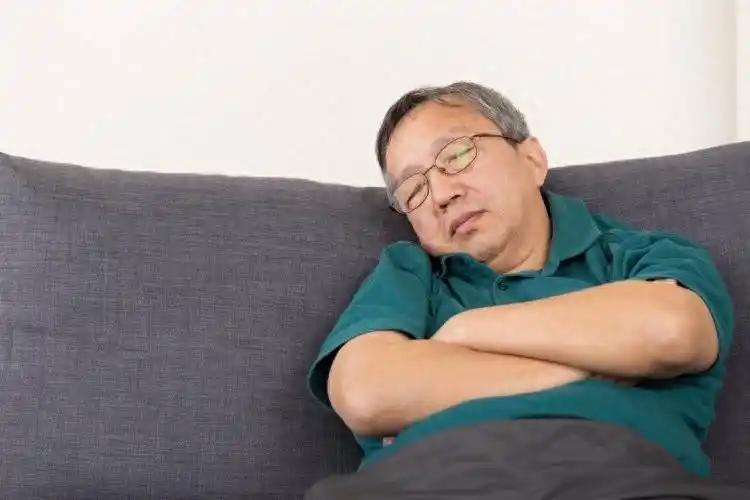 中午不睡，下午崩溃。但问题来了：午睡到底是续命，还是越睡越废？5月30日，