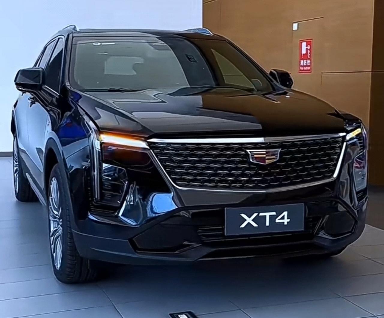 硬件更强的XT4，为何干不过宝马X1？20万级豪华紧凑型SUV里面，凯迪拉