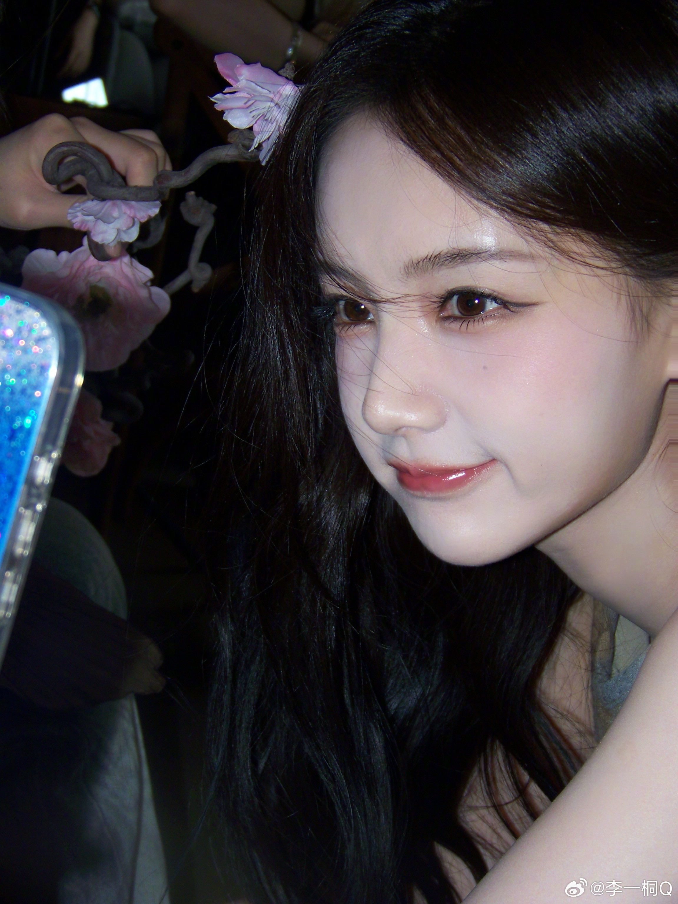 李一桐黑翼妖姬李一桐在复制粘贴的时代，你是手写的诗