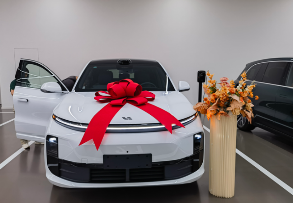 这老6真不错！提车四天，整体使用下来感觉比L9灵活多了。但高速上跑快了，比L9