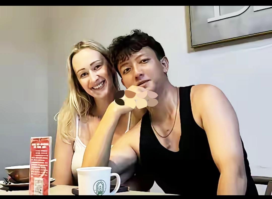 20岁云南小伙远赴迪拜，娶大10岁俄罗斯单亲妈妈，父母哭着反对也没用一