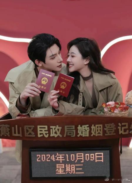 怎么短剧圈也有真夫妻了谁还没看过这对真夫妻那是真带劲啊​​​