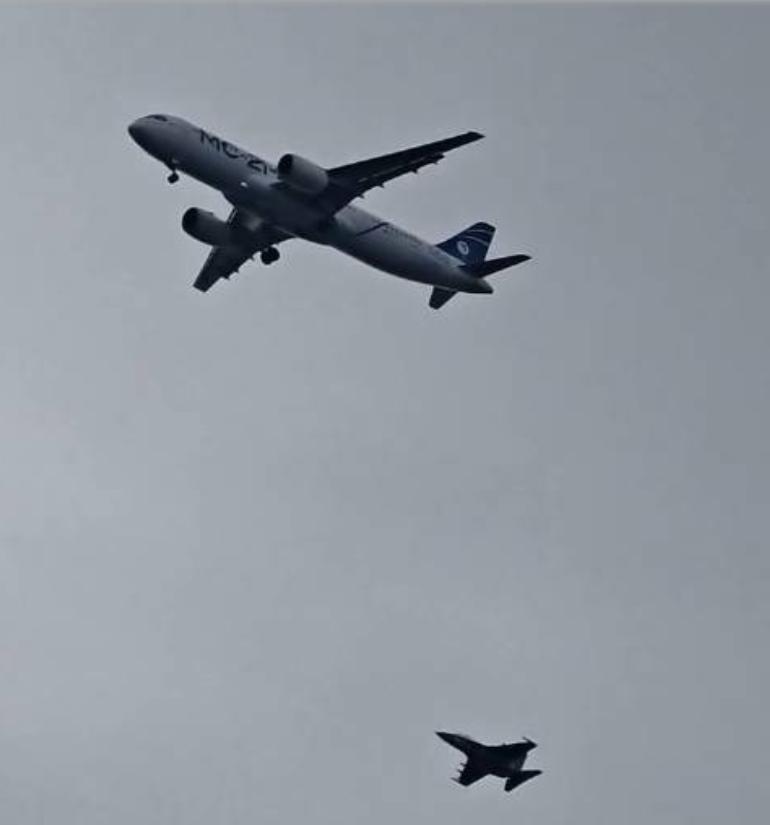 俄罗斯的MC-21客机第二架样机成功试飞。MC-21客机和我们的C919客机是