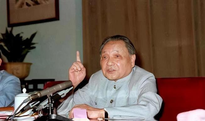 78年，邓小平放出口风要“惩罚”越南，为何只有新加坡总理深信？“邓先生，您说要