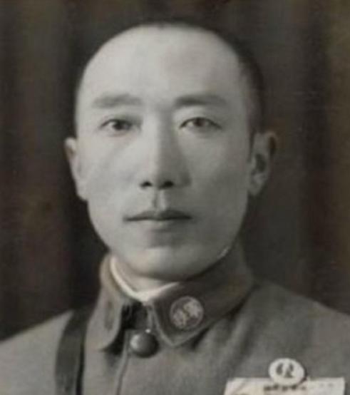 1941年，山西土匪乔日成投降日军后，日军中将竟亲自带着10000多人包围了他，