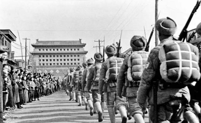 1938年，周恩来安排一女特工打入国民党高层刺探情报，谁料她竟嫁给了国军高官，身