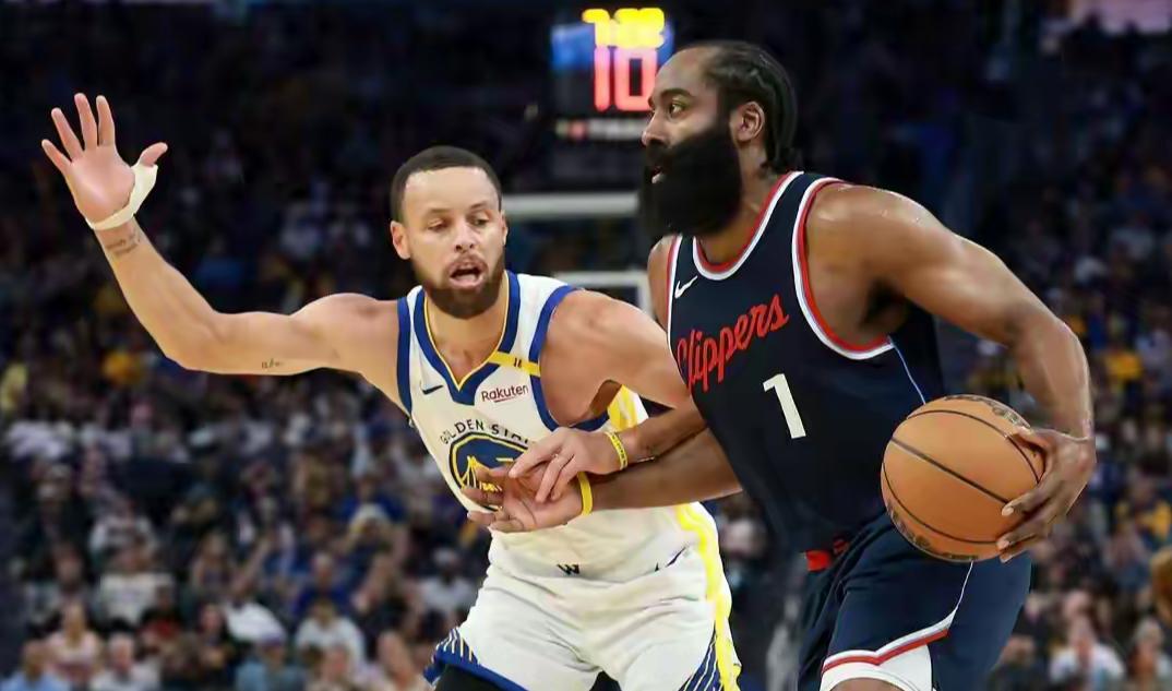 勇士真强，背靠背击沉快船!勇士变强，肉眼可见，先灭灰熊，后灭快船，背靠背又如何