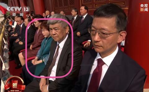 洪秀柱参加9.3阅兵，赖清德不干了。前国民党主席洪秀柱1日晚间抵达北京出席9.