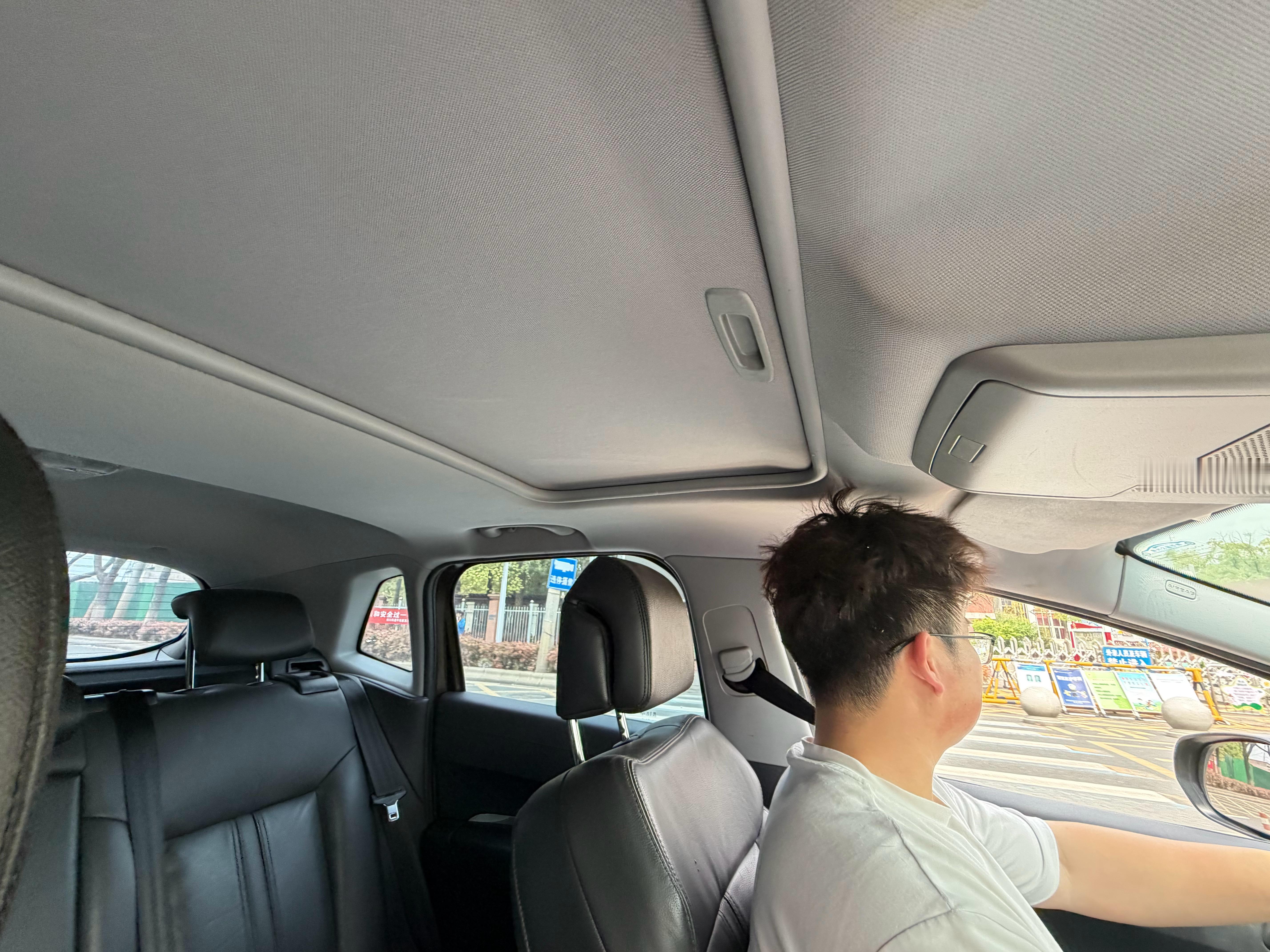 又收了一辆兄弟们喜欢的法系车，14年标致30082.0L潮流版，带定速巡航、电