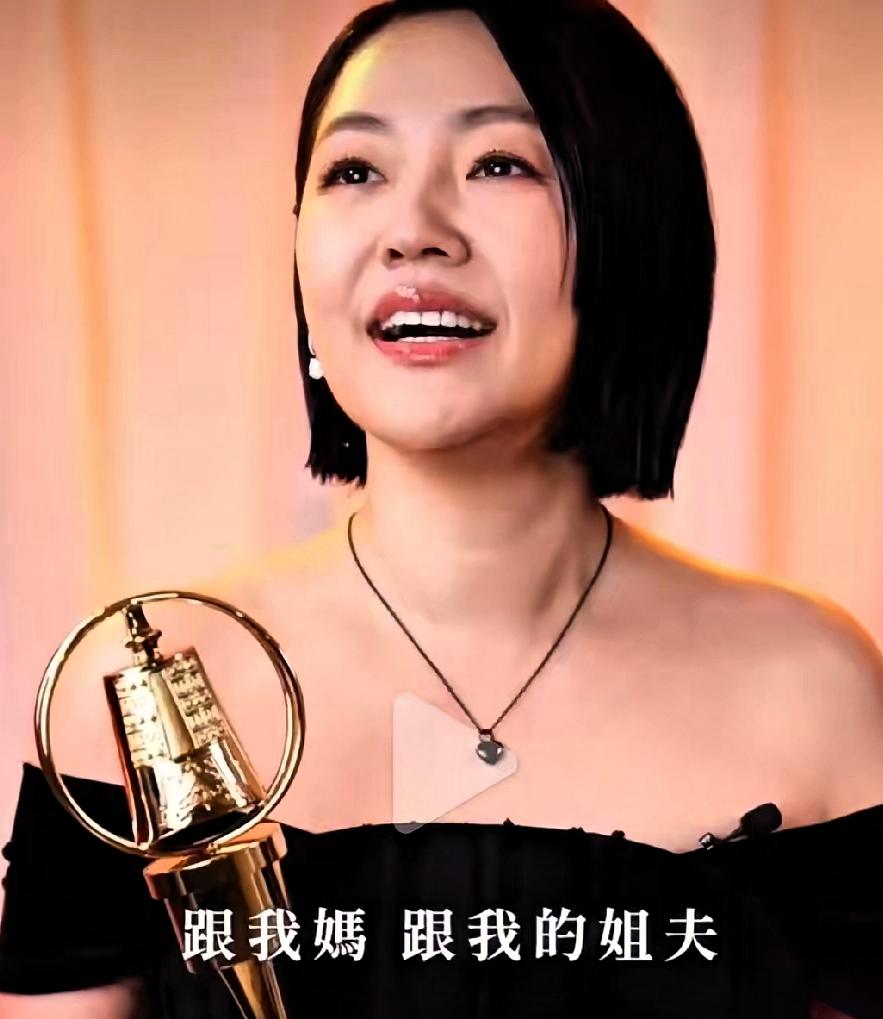 惊呆了，小S又去大S豪宅蹭饭，这次网友吵翻天了，背后真相太讽刺小S好像准备去大