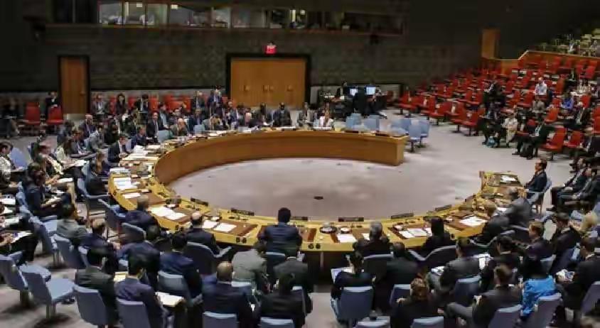 联合国安理会成了气候辩论的拳击场，美国代表一上来就挥拳，直冲中国面门。这哪是谈环