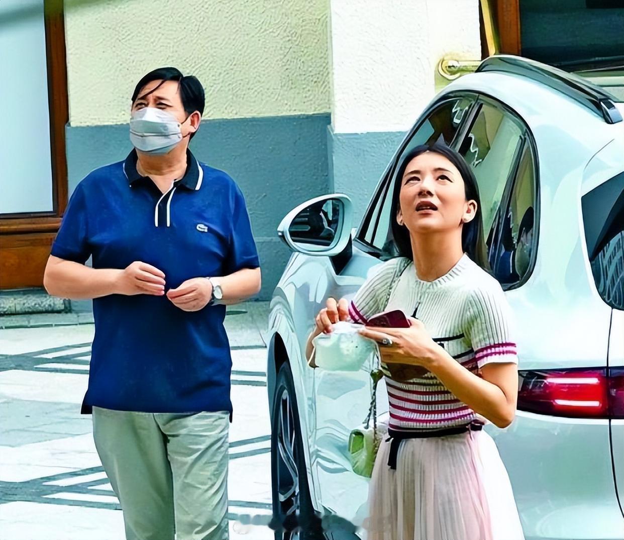 方媛长得像她父亲，她的三胎女儿像她，还好没有浪费好看基因。​​​