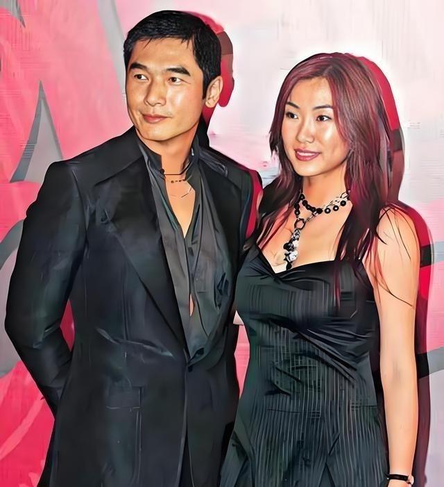 1996年，方中信和莫可欣恋爱同居后，方中信说：“我暂时不想结婚生孩子