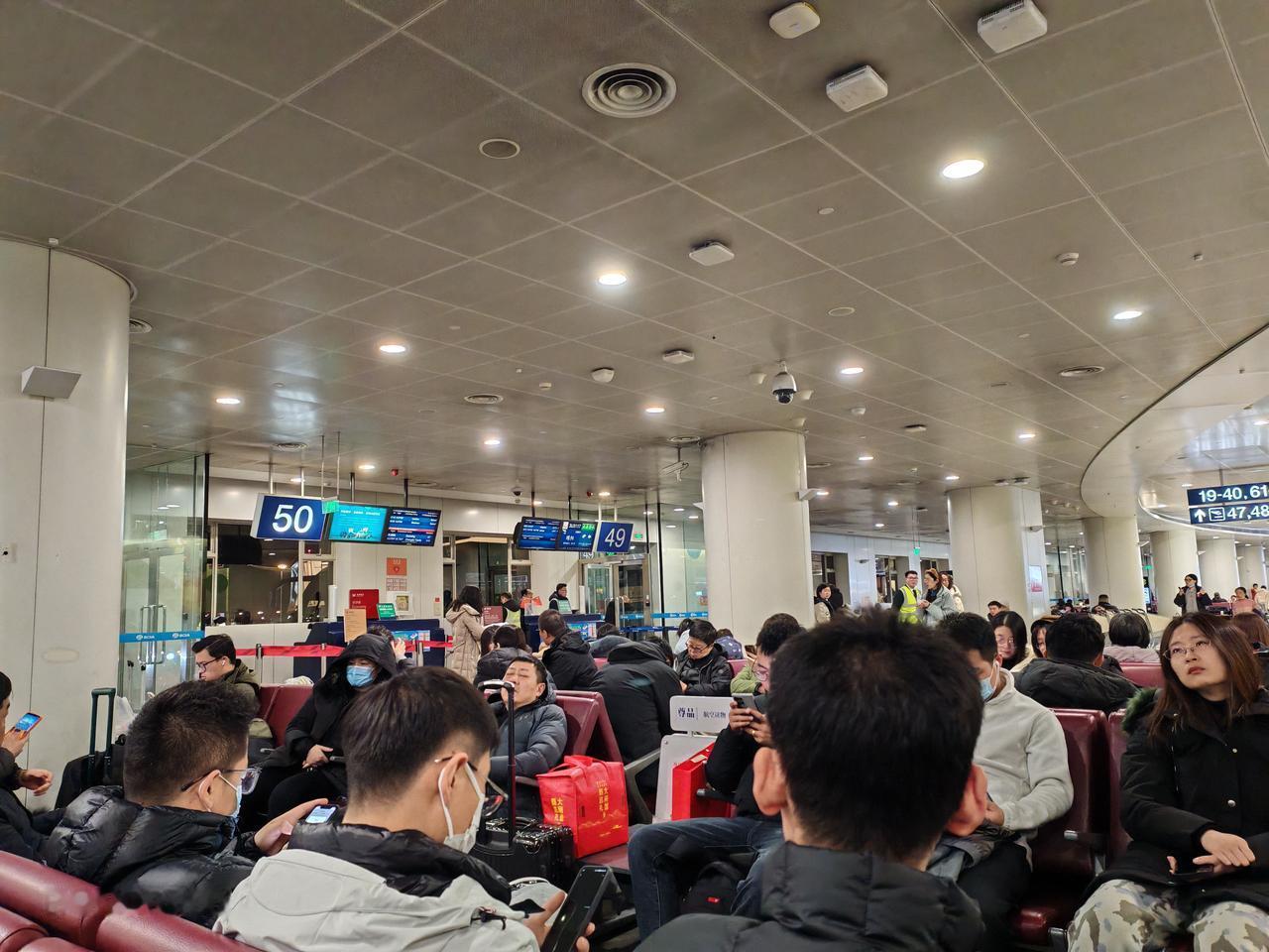 国内亚热带地区如海南的三亚，云南的西双版纳瑞丽等地，斧子不仅是钛合金做的还太快了