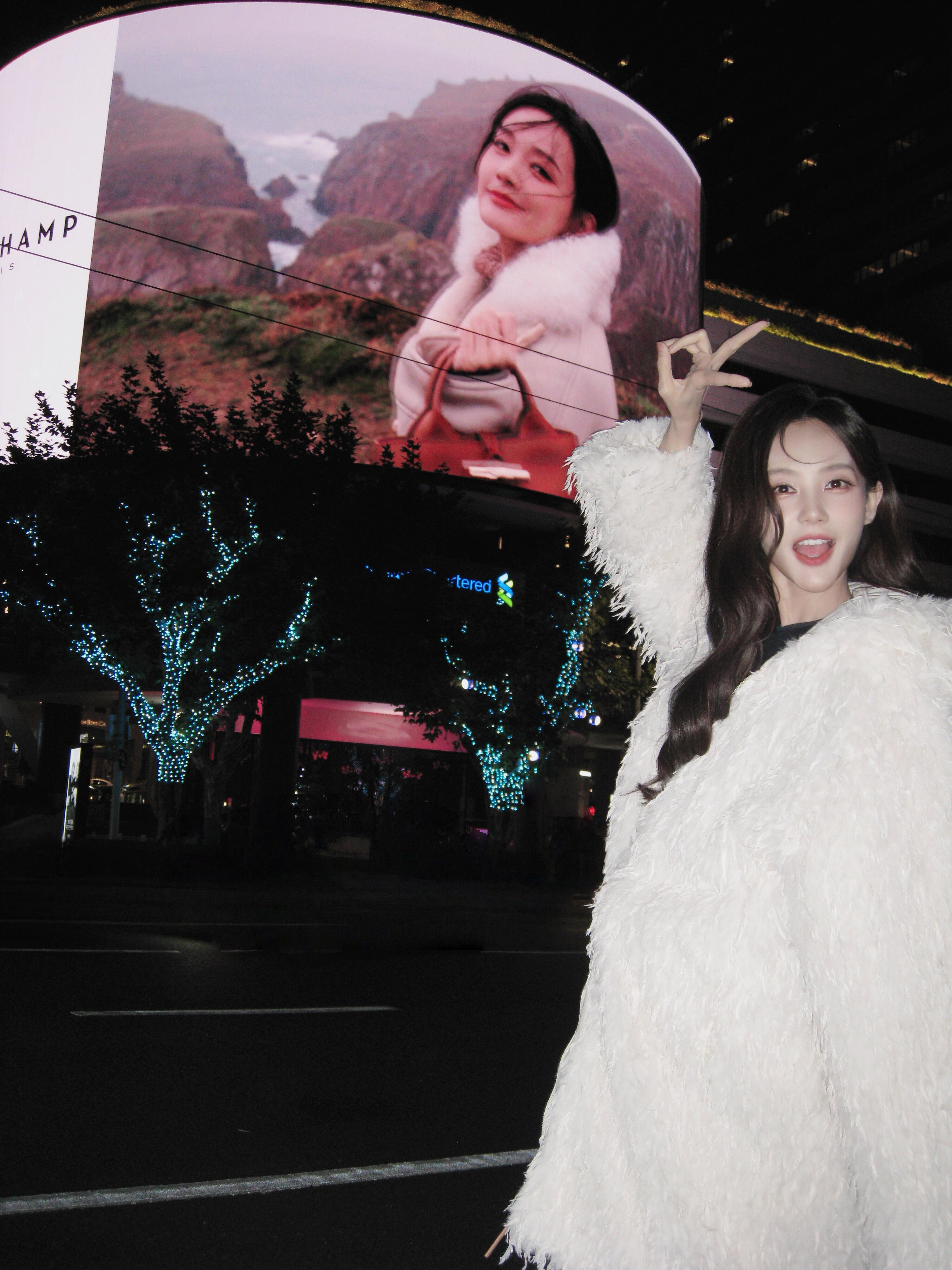 李一桐今日更新成功女人的背后都是自己🥂