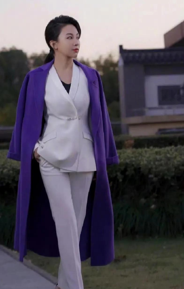 九球天后潘晓婷发文祝贺赵心童世锦赛夺冠，让世界看到中国力量。天后踏入台球时，赵