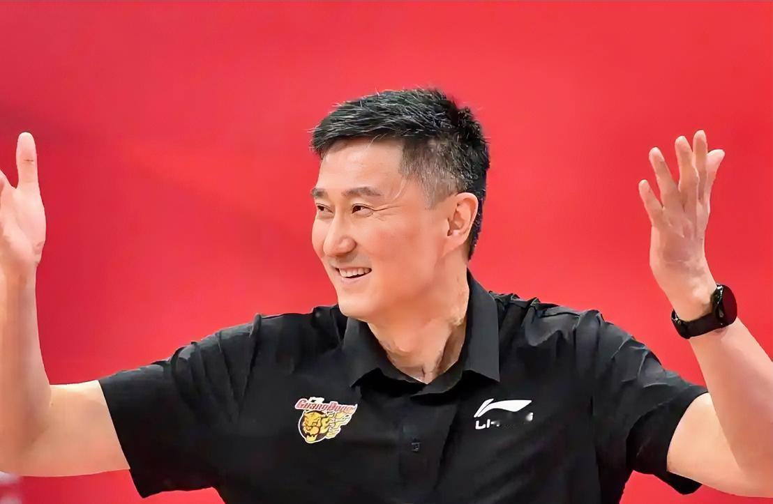 朱芳雨：杜指导，我们本来可以直接轮空进八强的，你却要浪，走了条最难的路线。杜锋