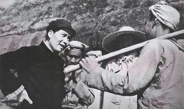 1863年，18岁秀才目睹石达开在大渡河覆灭，他用一辈子琢磨怎样绝处逢生，终于在