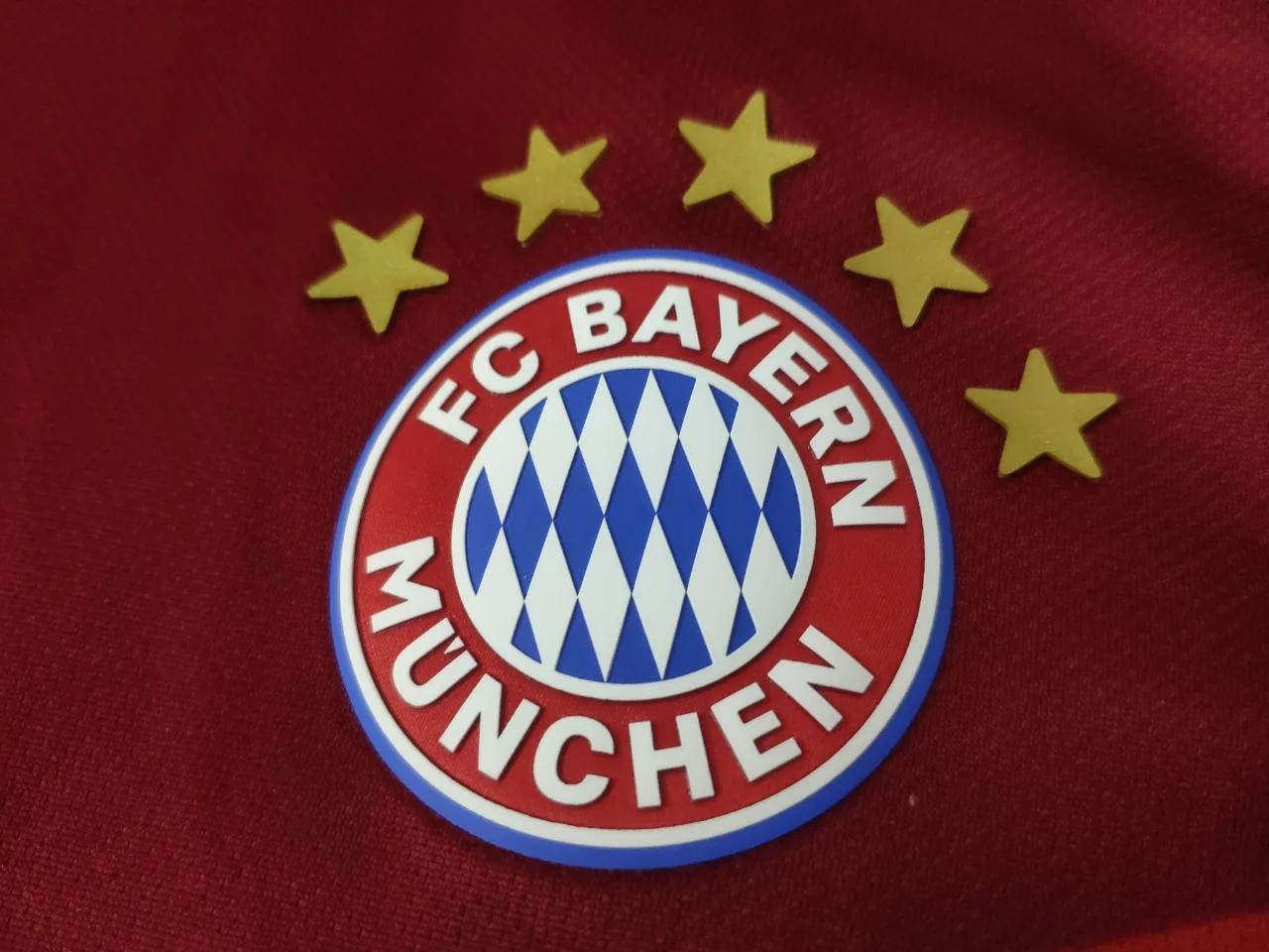 盘点拜仁队史法国球星最佳阵容442：门将：空缺后卫：萨尼奥尔、于帕梅卡诺、帕