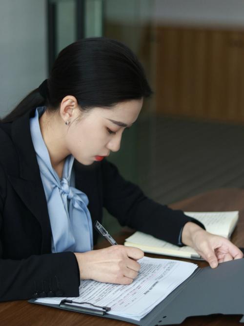 当婚姻遇到危机，很多女人都渴望重拾曾经的甜蜜与信任。她们心中满是对未来...