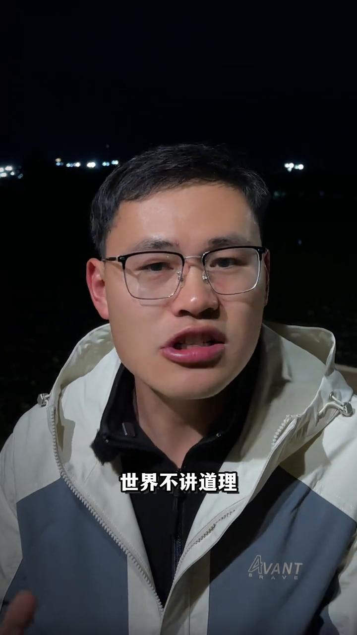 读书不是一个人的事。我发现很多人理解错了一个问题，他们认为读书是一个人的事情，