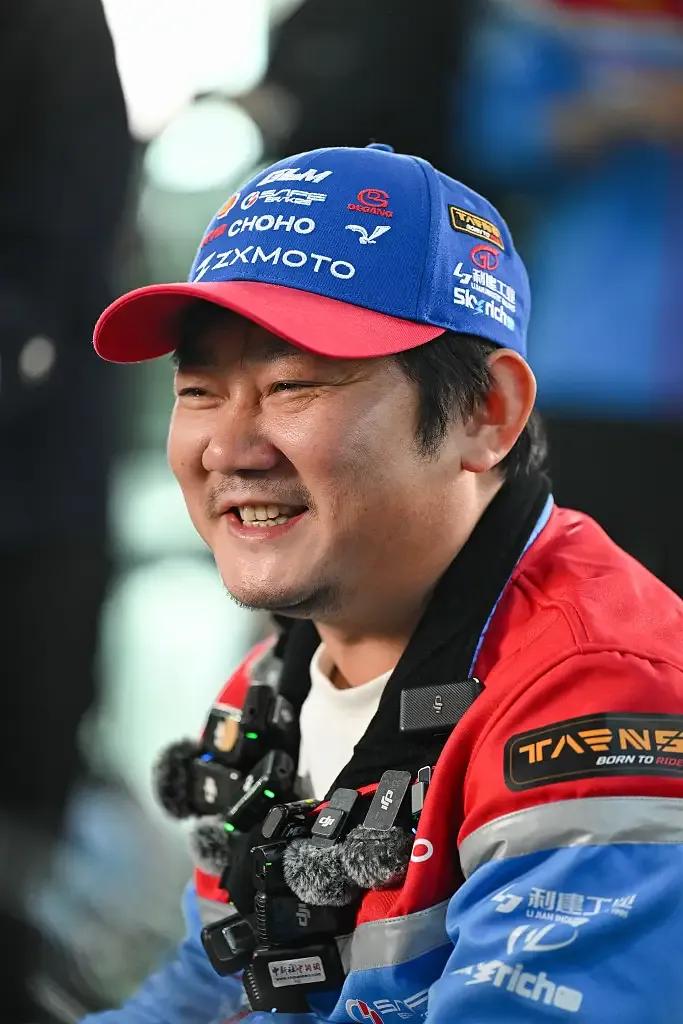 别再信什么草根逆袭的神话了，张雪这种人，根本就不是一个正常人看张雪这一路，确