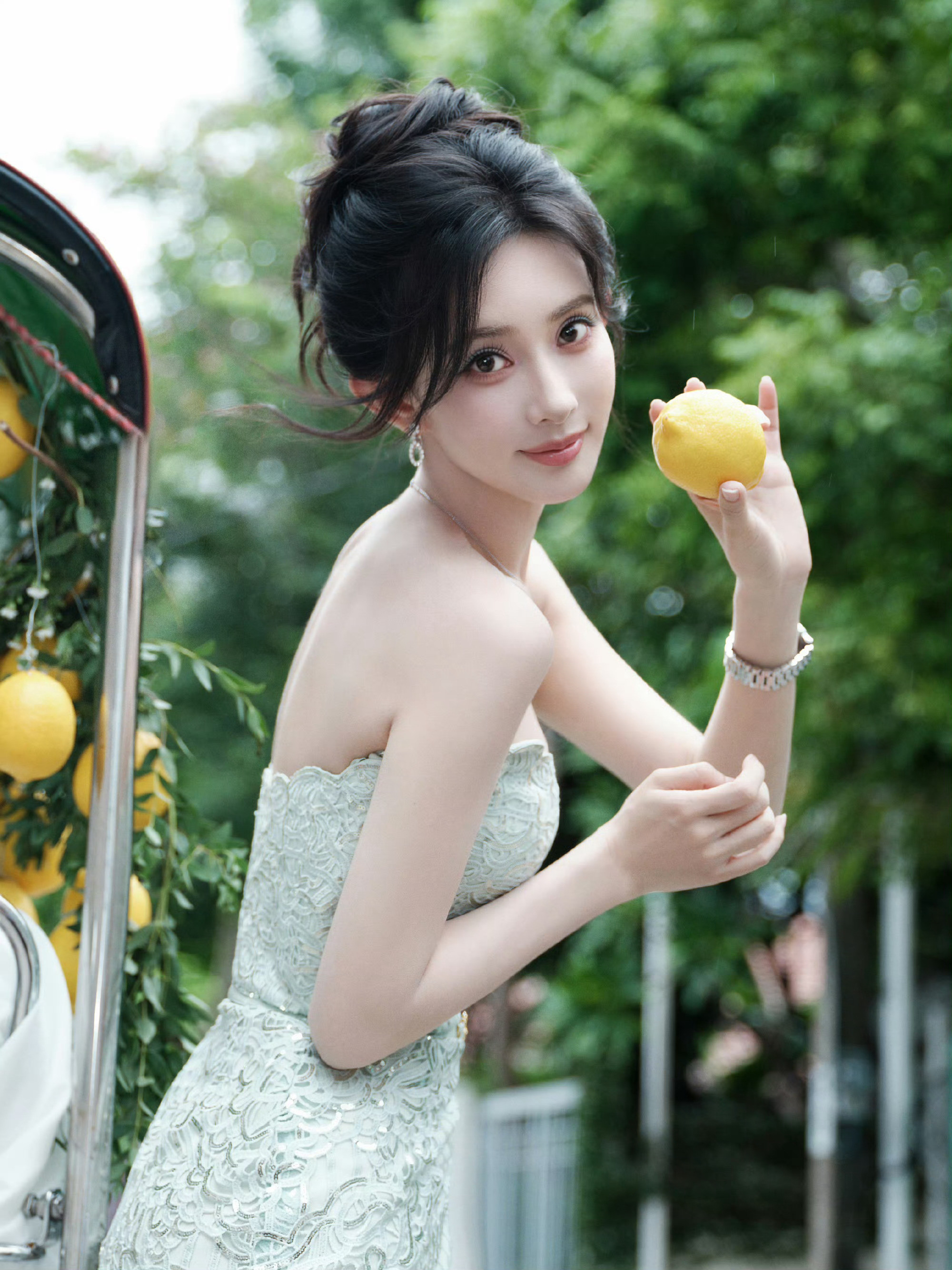 孟子义这个背孟姐好清新的美