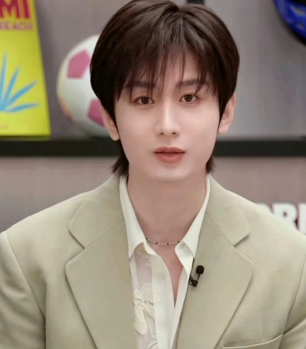 成毅分享近况休息了一段时间，同时也在为新的工作做准备，提前恢复了一些训练和体能