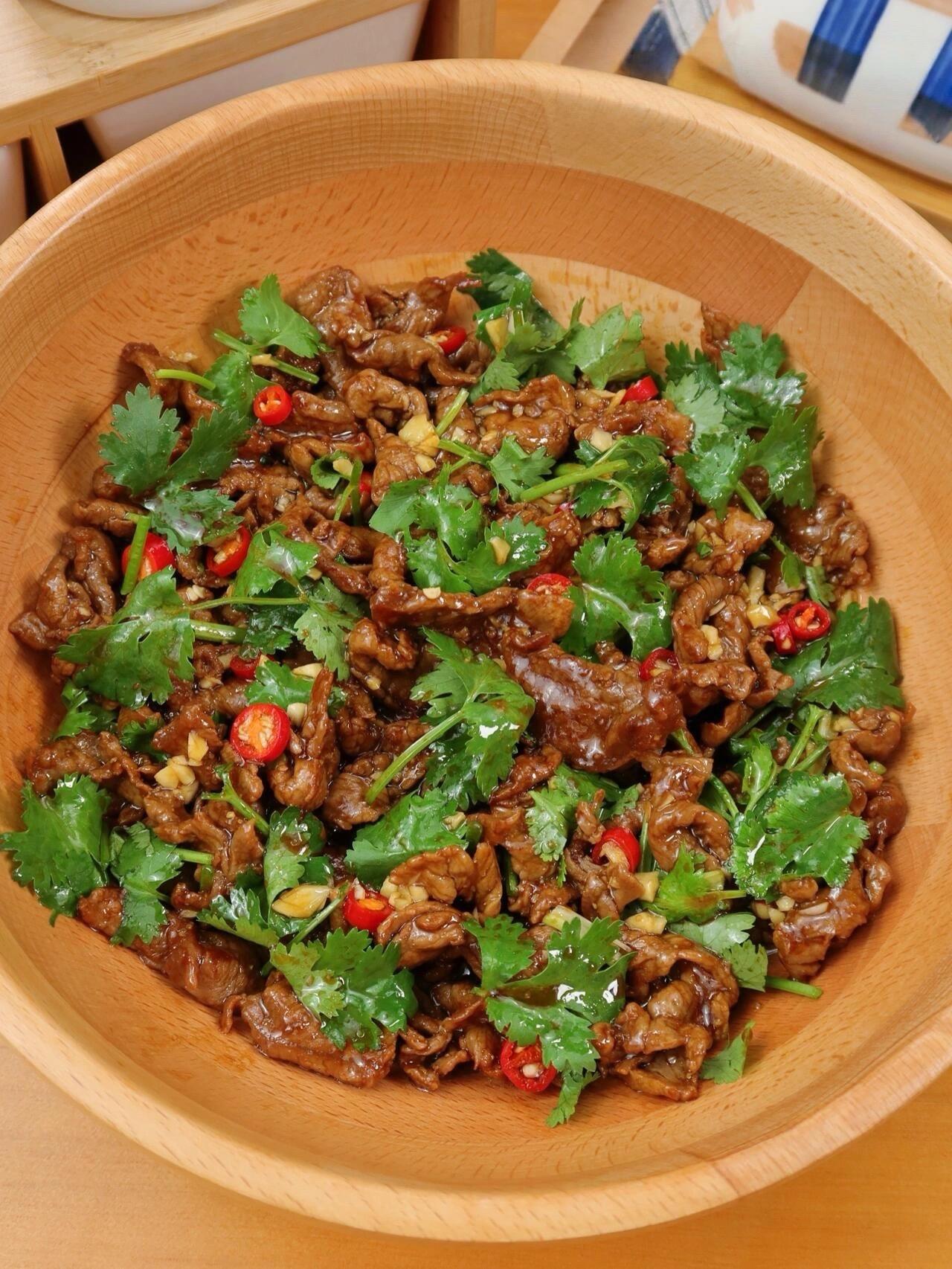 这个香菜拌牛肉真的是一绝！巨好吃！