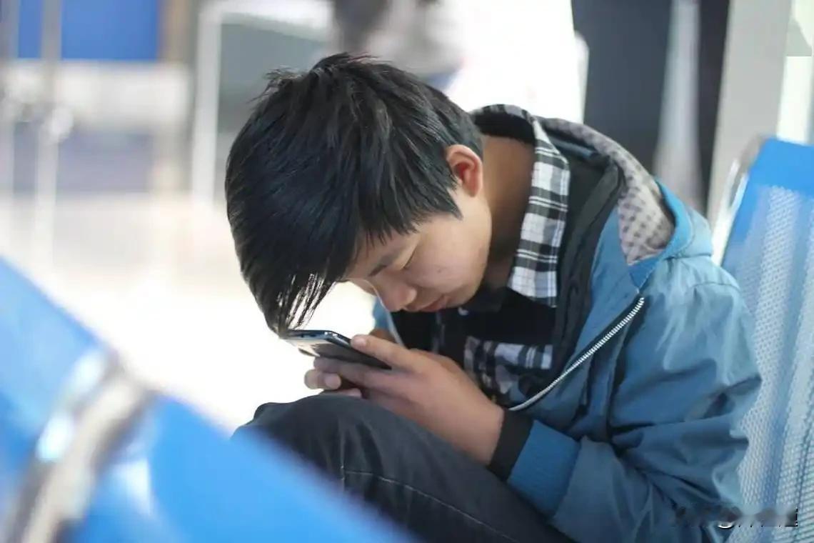 明明收入很低还敢放款！网贷为什么愿意借钱给根本还不起的人？很多负债的年