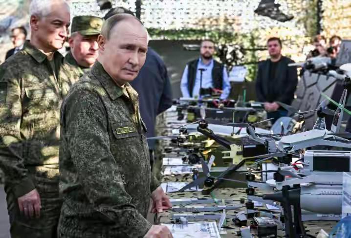 红线已划！俄高层在海外被捕，普京真能直接出兵救人？真相太震撼国际风云突变，