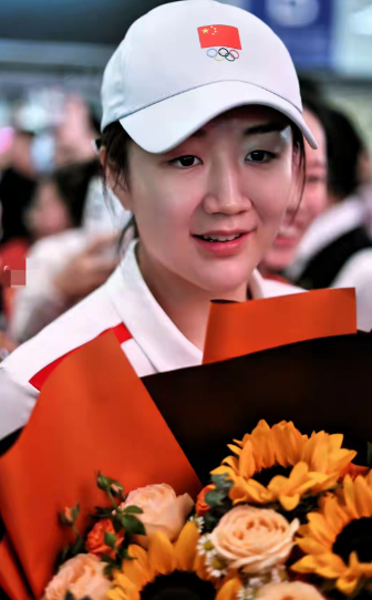 光荣与骄傲两届奥运会乒乓球女单冠军陈梦，受邀参加今天的九三大阅兵