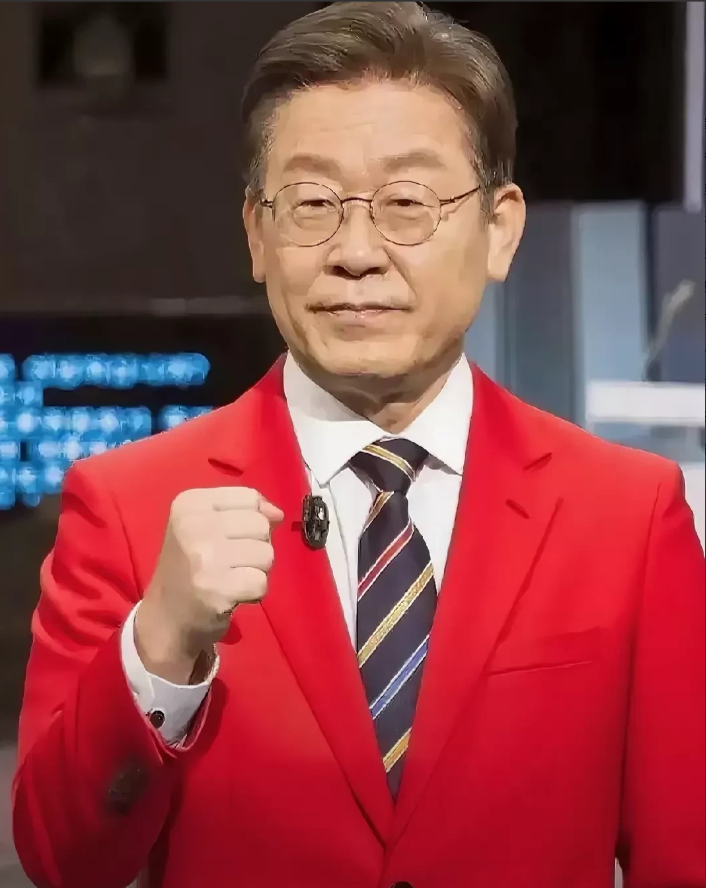 就在刚刚韩国突然宣布了！8月26日，大韩航空直接甩王炸：刚在华盛顿签下5