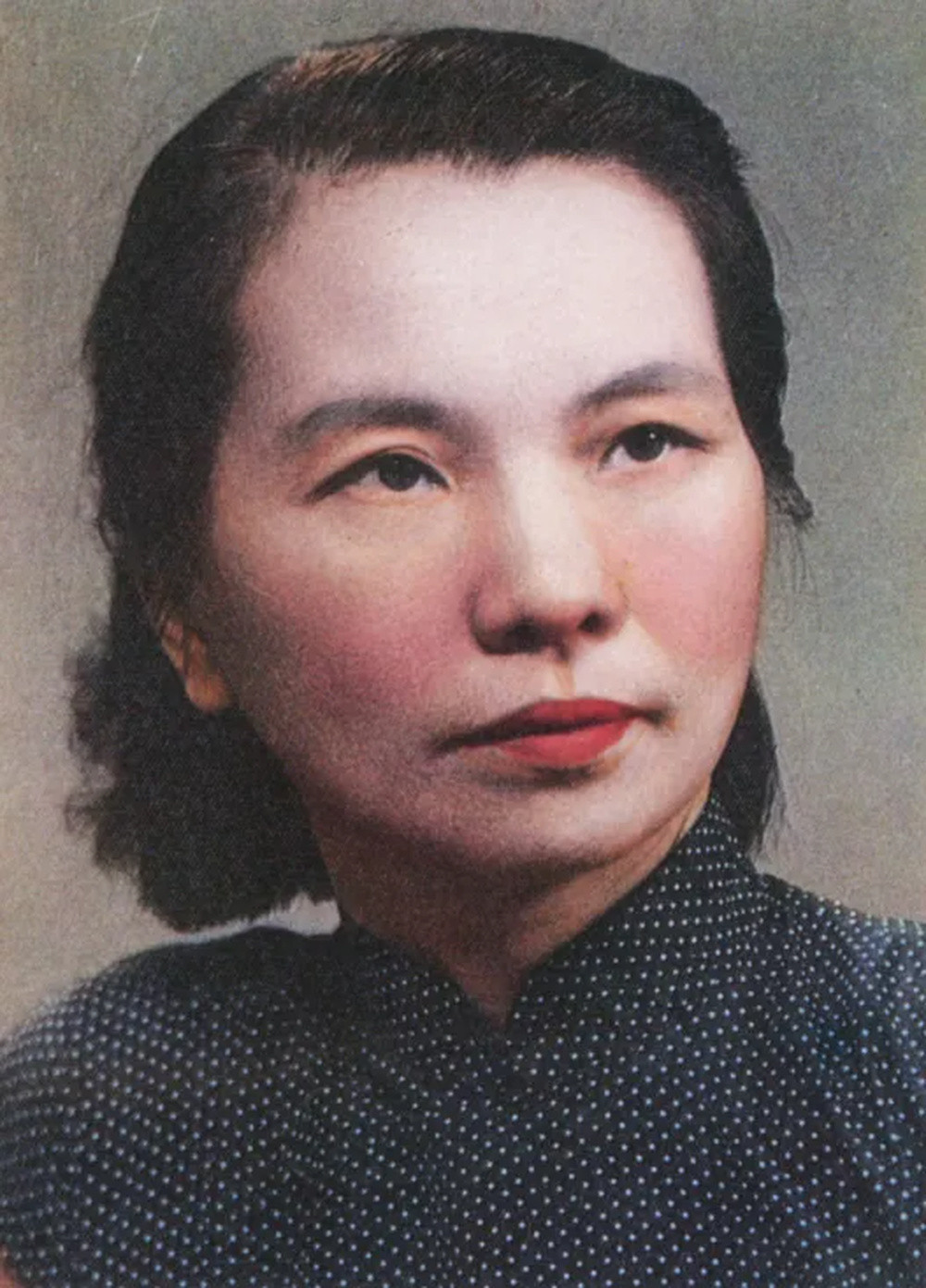 今天, 是她的生日!