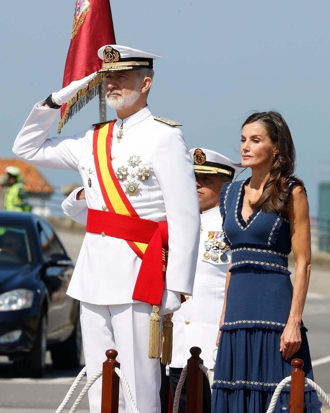 西班牙王室🇪🇸7月16日，阿斯图里亚斯公主从马林海军学院毕业，国王将海军功