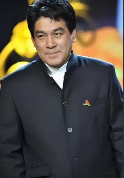 2019年，朱时茂给陈佩斯转了100万，附了条消息：‘钱不多，能帮衬点是点，’陈