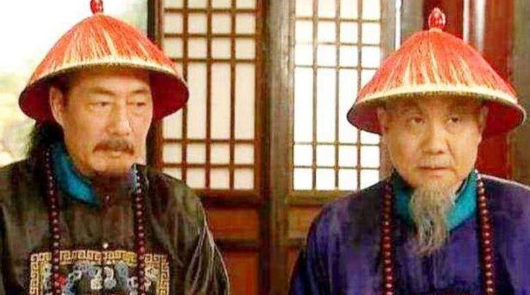 1747年，65岁的清廉之官孙嘉淦告老还乡。突然，乾隆收到密报，说他偷运十几箱黄